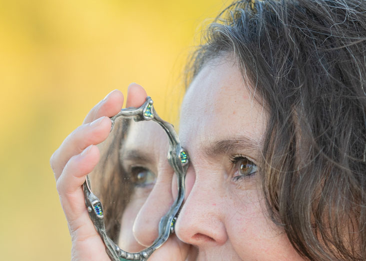 Anke.Teichert-011(2) Anke Teichert mit Spiegel.